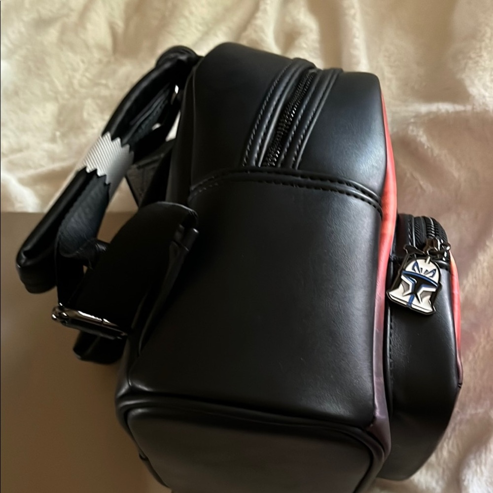 NWT Loungefly Star Wars Glow in the Dark Mini Backpack - Picture 2 of 6
